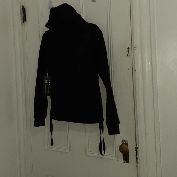 Black Basic Hooded Sweater M NWT - Picture 5 of 5